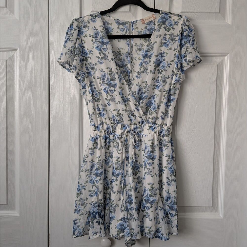 Altar'd State Blue & White Floral Romper Medium Spring Easter Outfit Cottagecore - Picture 2 of 8